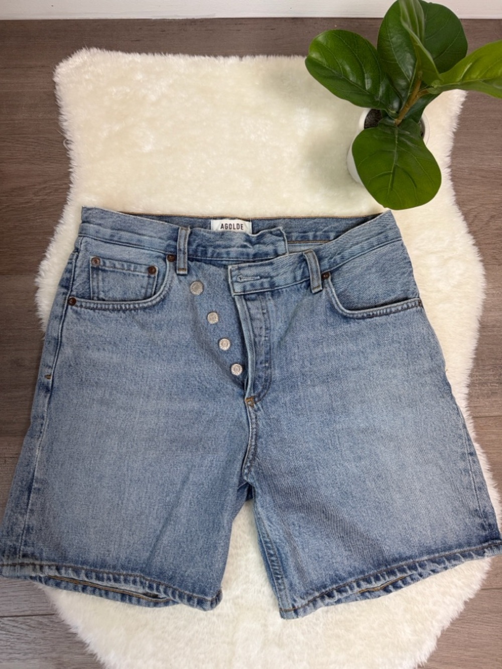 AGOLDE Criss Cross Shorts - Picture 3 of 6